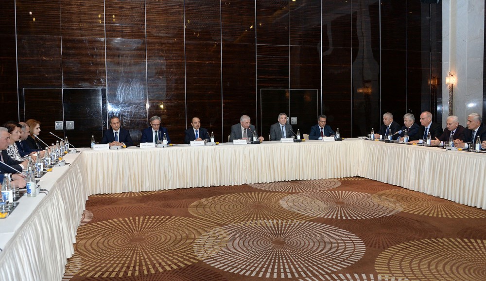 В Баку состоялся семинар-совещание, посвященный роли и обязанностям СМИ на президентских выборах