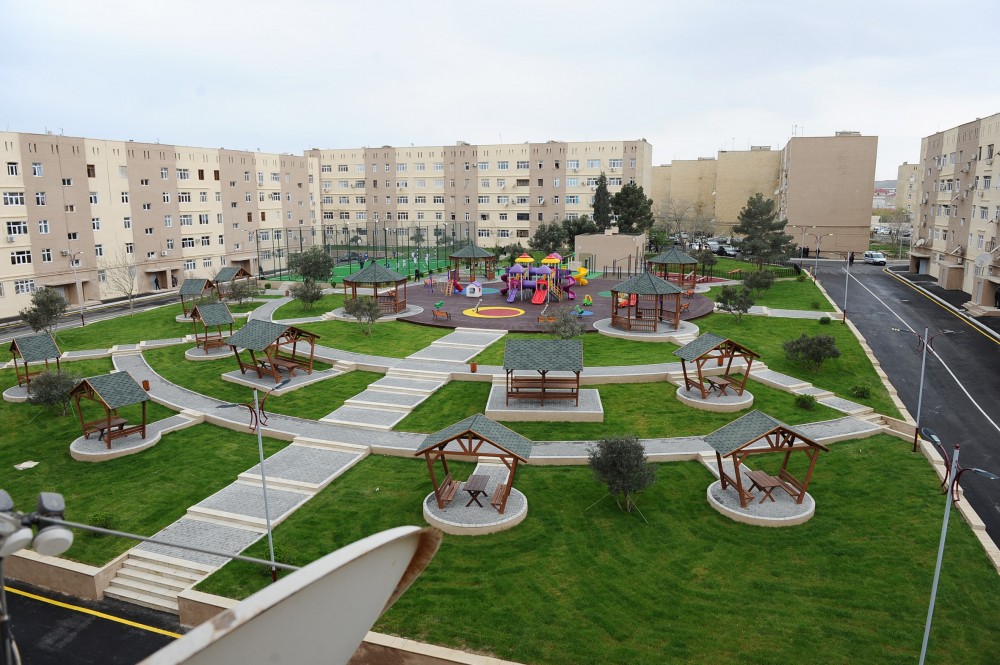 Очередной двор, благоустроенный в рамках проекта «Наш двор», при участии Лейла Алиевой был передан в пользование жителей