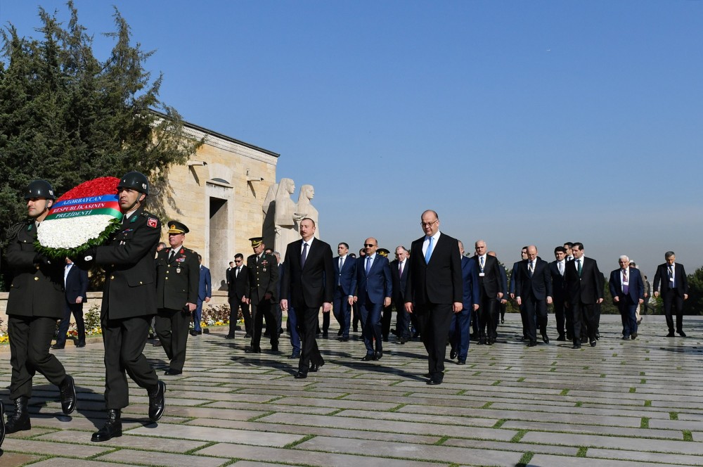Президент Ильхам Алиев посетил в Анкаре Аныткабир
