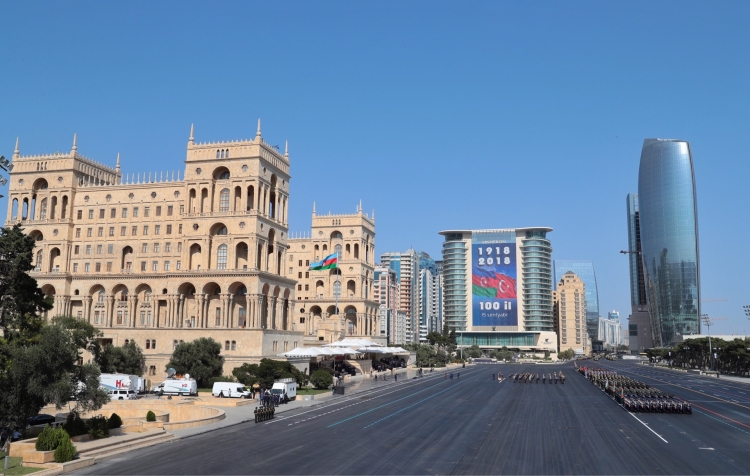 Solemn parade held to mark 100th anniversary of liberation of Baku