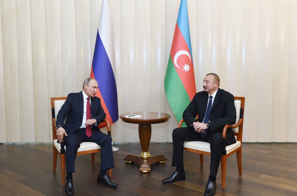 Azerbaijani, Russian presidents held one-on-one meeting