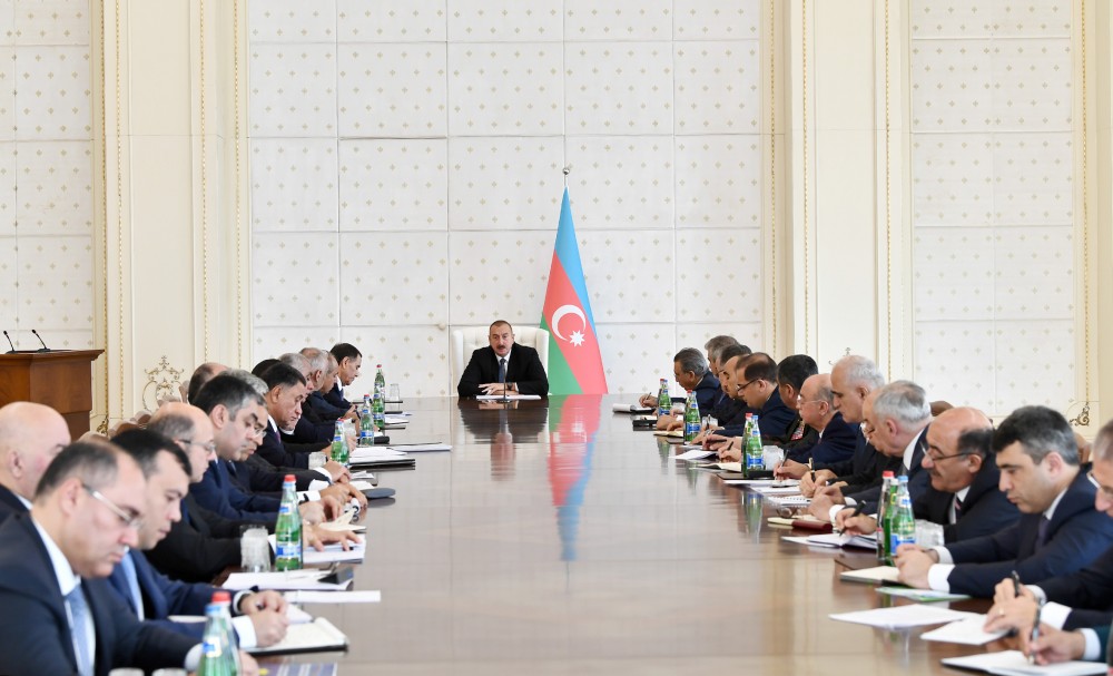 Под председательством Президента Ильхама Алиева состоялось заседание Кабинета Министров, посвященное итогам социально-экономического развития за девять месяцев 2018 года и предстоящим задачам