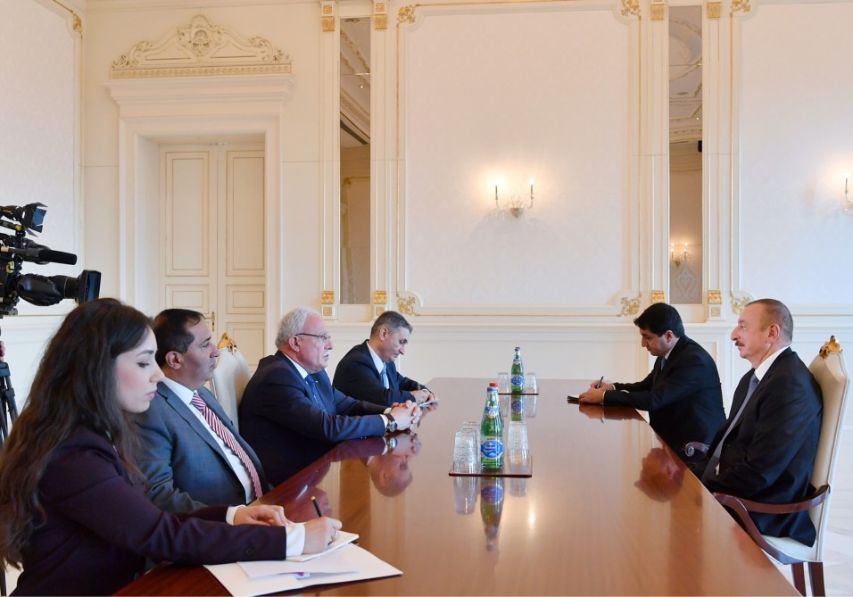 Президент Ильхам Алиев принял министра иностранных дел Палестины