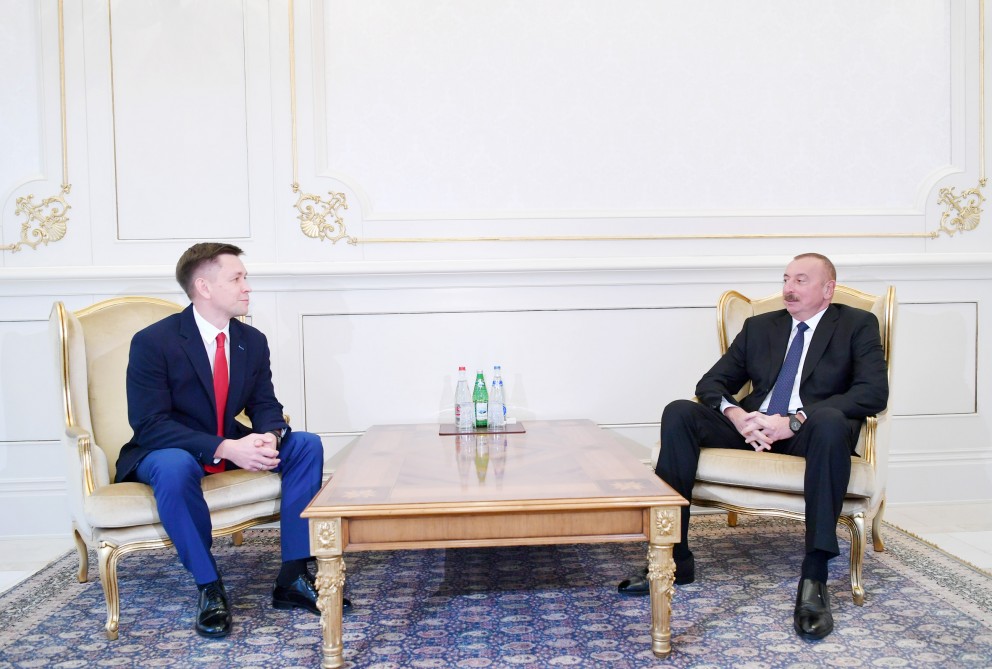 Президент Ильхам Алиев принял министра цифрового развития, связи и массовых коммуникаций России
