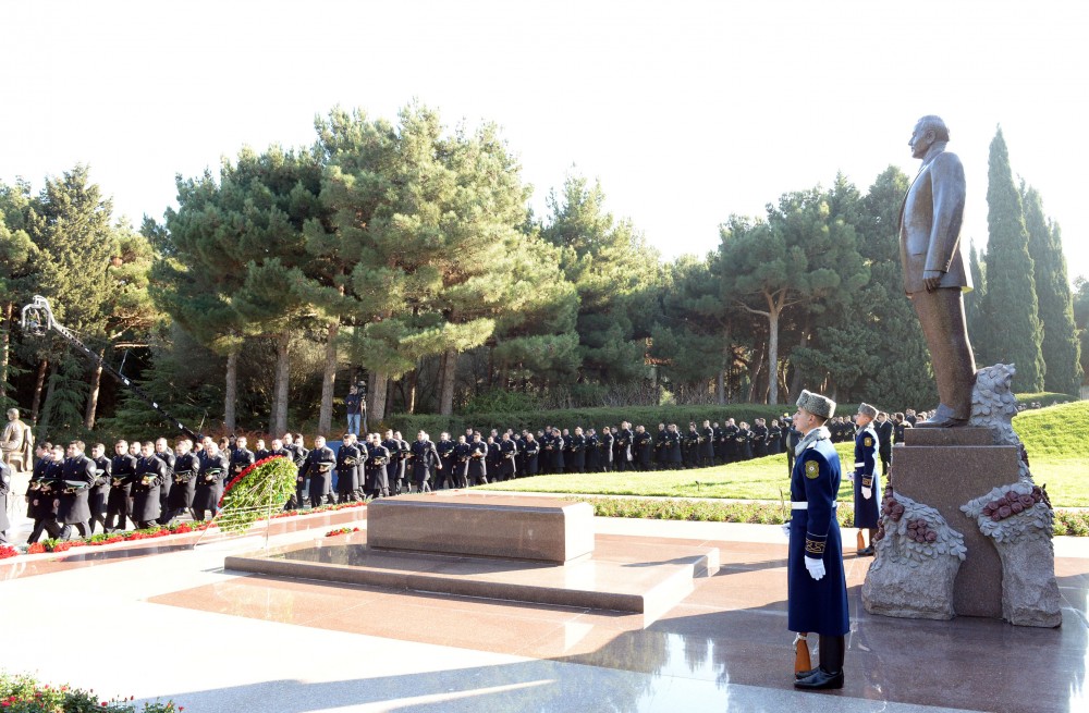 Азербайджанский народ почтил память великого лидера Гейдара Алиева