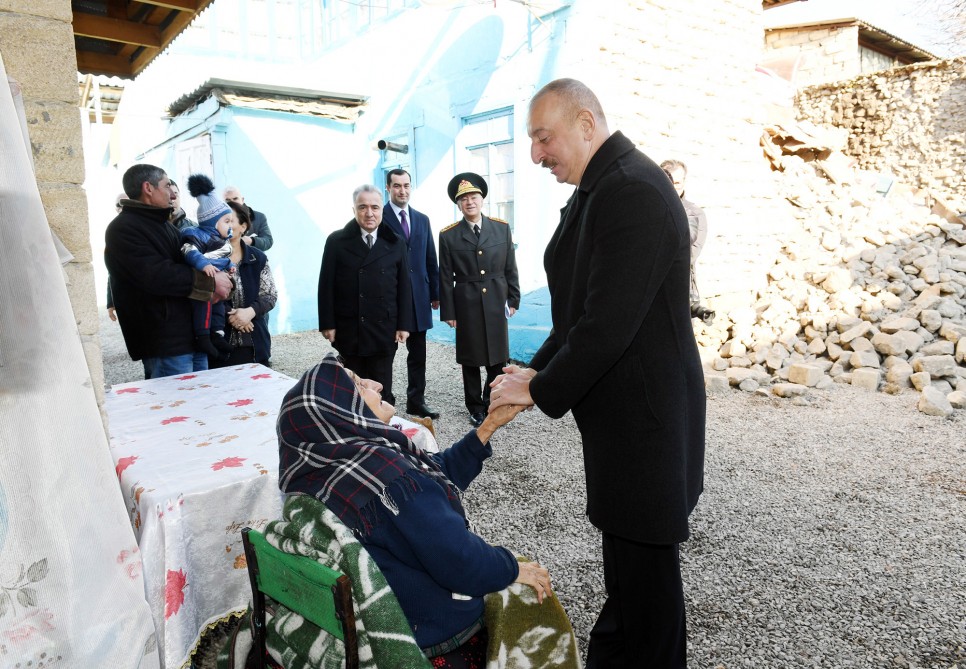 Prezident İlham Əliyev zəlzələnin baş verdiyi Şamaxıda olub