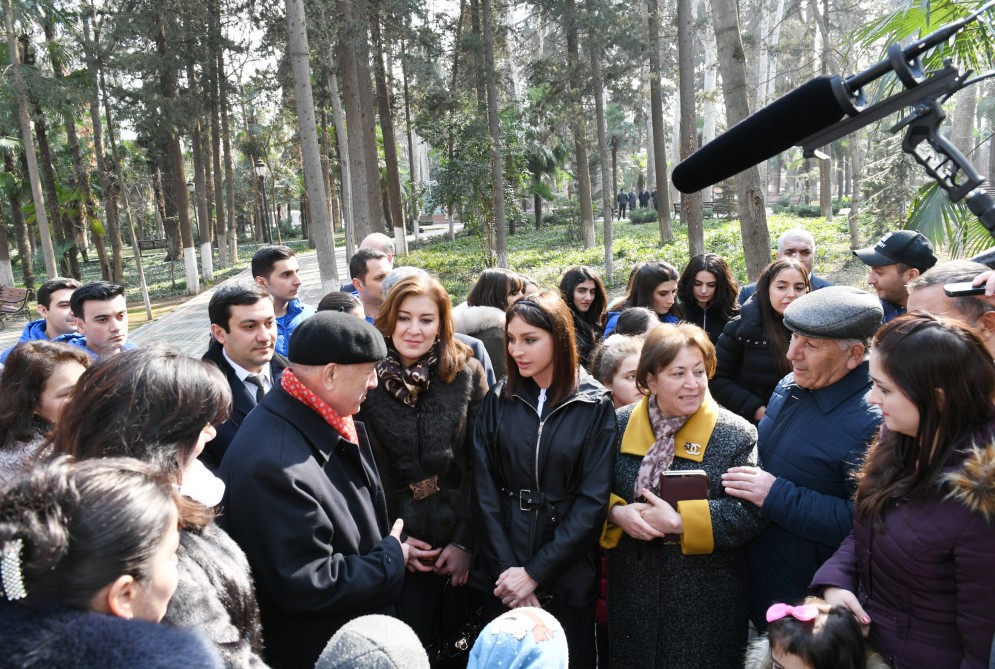 Первый вице-президент Мехрибан Алиева встретилась с жителями в «Хан багы» в Гяндже