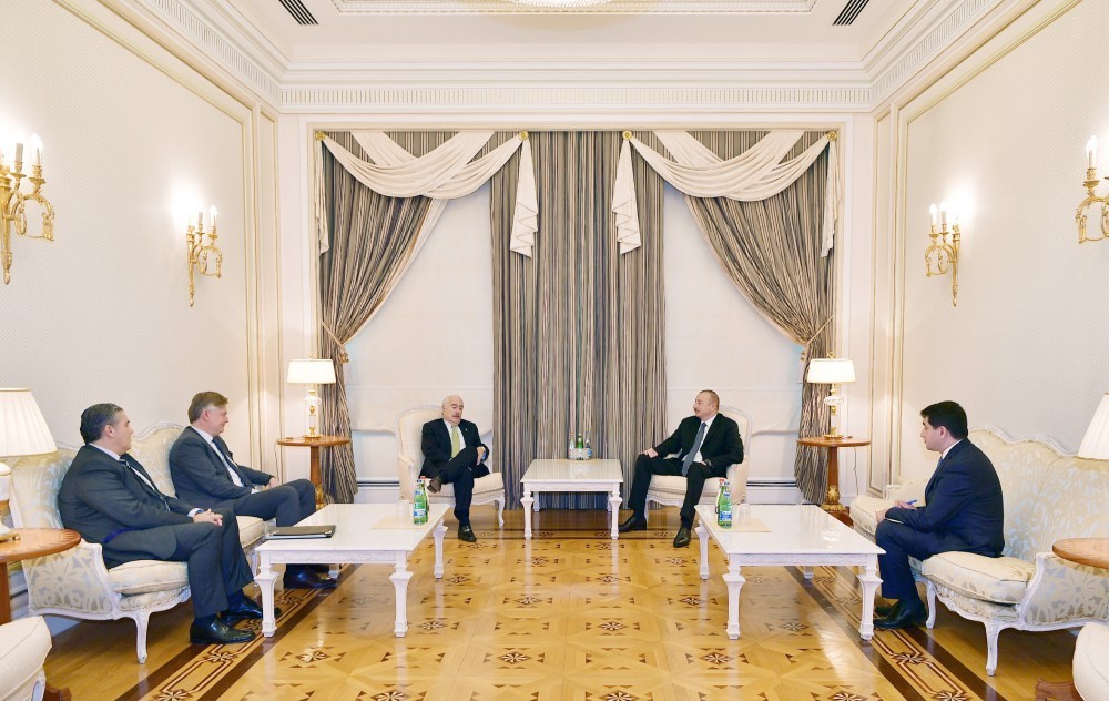 Президент Ильхам Алиев принял делегацию во главе с президентом Центристского демократического интернационала