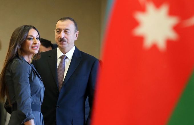 Состоялось республиканское собрание, посвященное Дню азербайджанской молодежи. Президент Ильхам Алиев принял участие в собрании