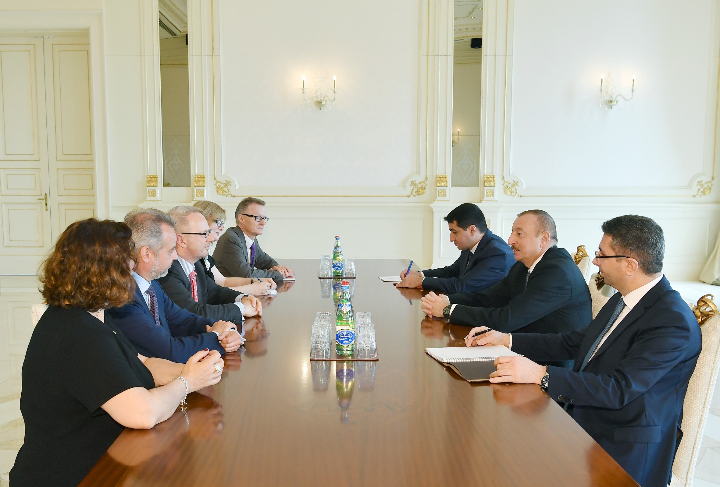 Президент Ильхам Алиев принял делегацию Бундестага