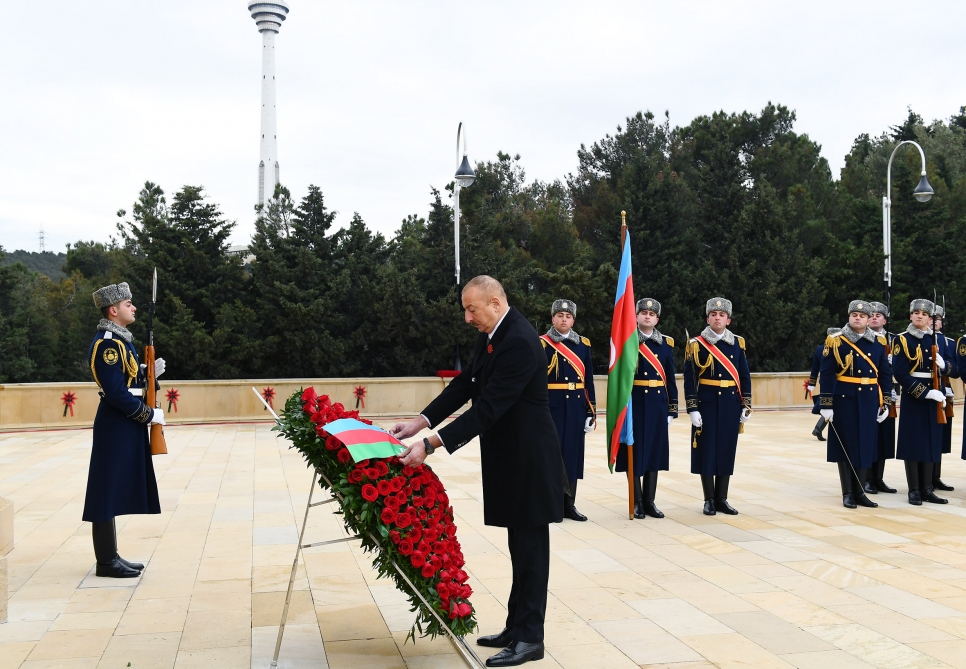 Президент Азербайджана Ильхам Алиев почтил светлую память шехидов 20 Января