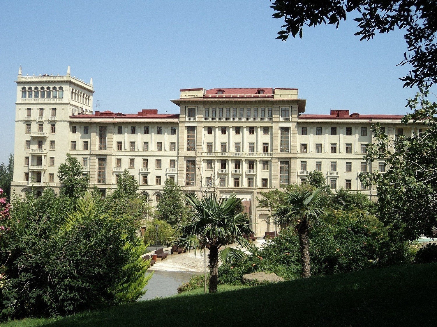 Оперативный штаб: Срок действия особого карантинного режима в Азербайджане продлевается до 15 июня