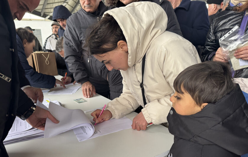 Horovlu kəndi doğma sakinlərini qarşılayır: 40 ailə yeni evlərinə qovuşdu Horovlu kəndi doğma sakinlərini qarşılayır: 40 ailə yeni evlərinə qovuşdu