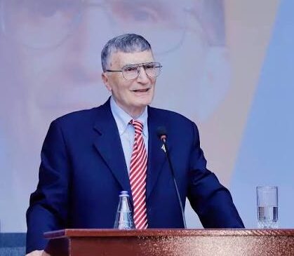 Əziz Səncər: Türk dünyası böyük insan potensialına və istedadlı gənclərə malikdir